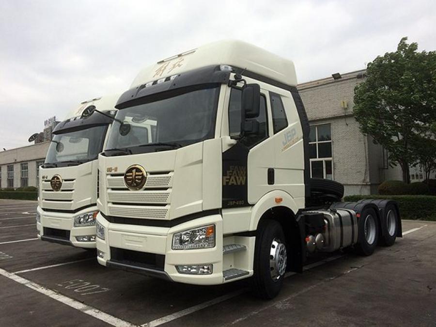  FAW J6P 6x4 Tractor 2017 года  (фото 4 из 6)